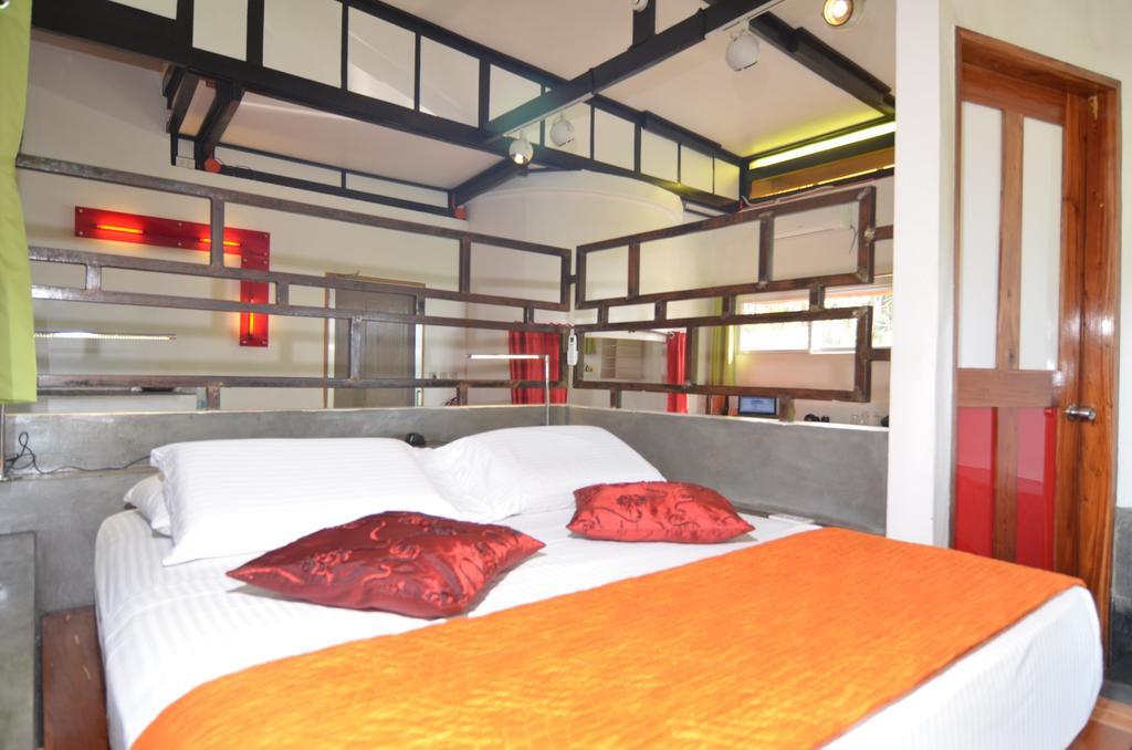 Somewhere Else Boutique Resort Mambajao